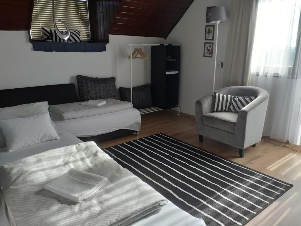 Art Inn Apartmanhaz Balaton-Gyenesdiás Zewnętrze zdjęcie