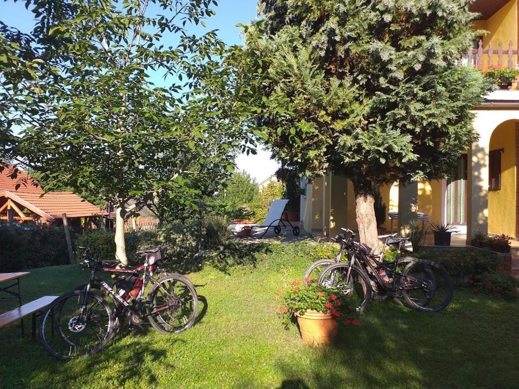 Art Inn Apartmanhaz Balaton-Gyenesdiás Zewnętrze zdjęcie
