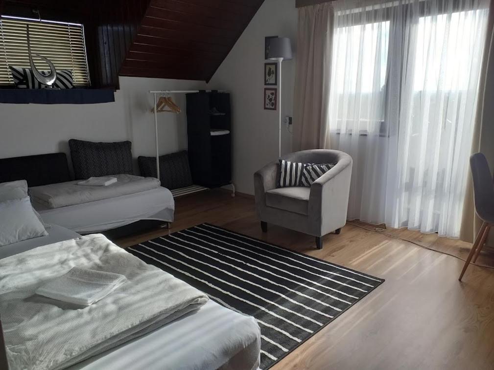 Art Inn Apartmanhaz Balaton-Gyenesdiás Zewnętrze zdjęcie